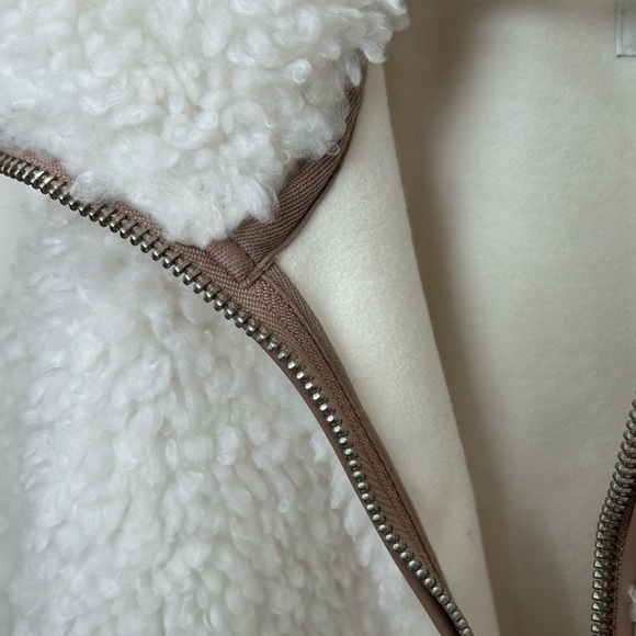 Abercrombie & Fitch Cinched
Cocoon Sherpa Half-Zip - Picture 2 of 6